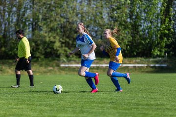 Bild 32 - B-Juniorinnen Bramstedter TS - SSV Hennstedt : Ergebnis: 3:7